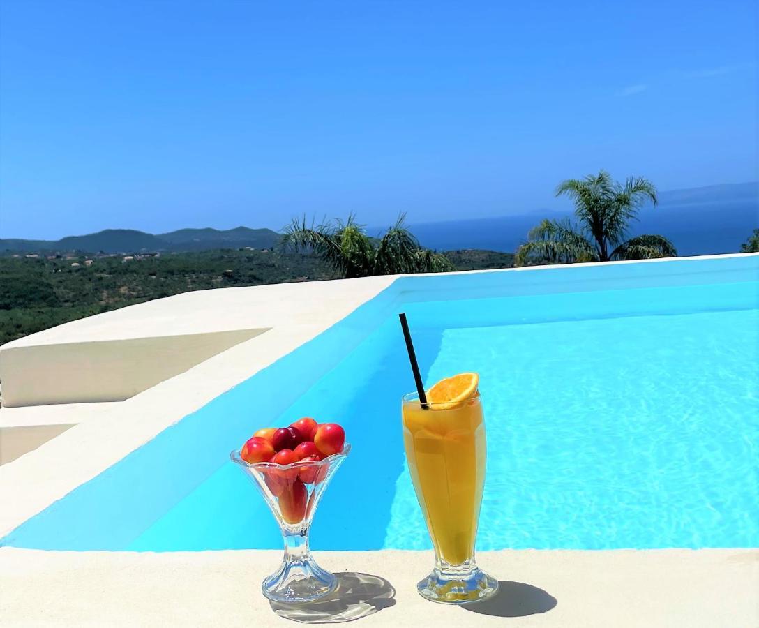 Rustic Hill Private Pool Suites Kalamata Exterior foto